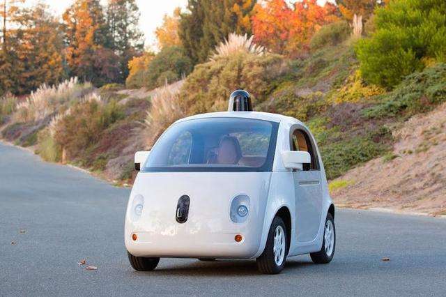 無人駕駛、智慧停車、無線充電將組智慧交通“鐵三角”
